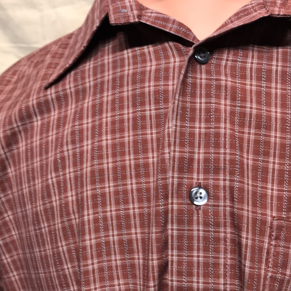 Men’s Arrow rust colored shirt sleeved shirt